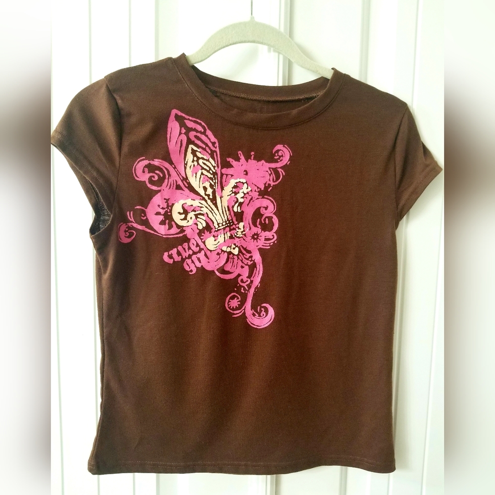 SHEIN Brown and Pink Short Sleeve Tee with Ornate Design
